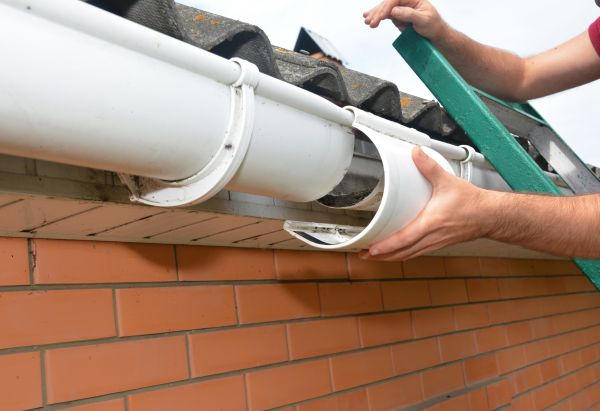 Cost of Gutter Maintenance in Lutz
