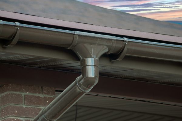 Cost of Building Gutter Installation in Lutz