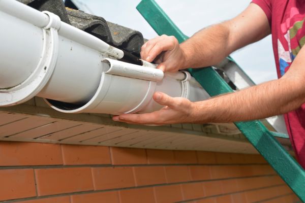Cost of Large Gutter Repair in Lutz